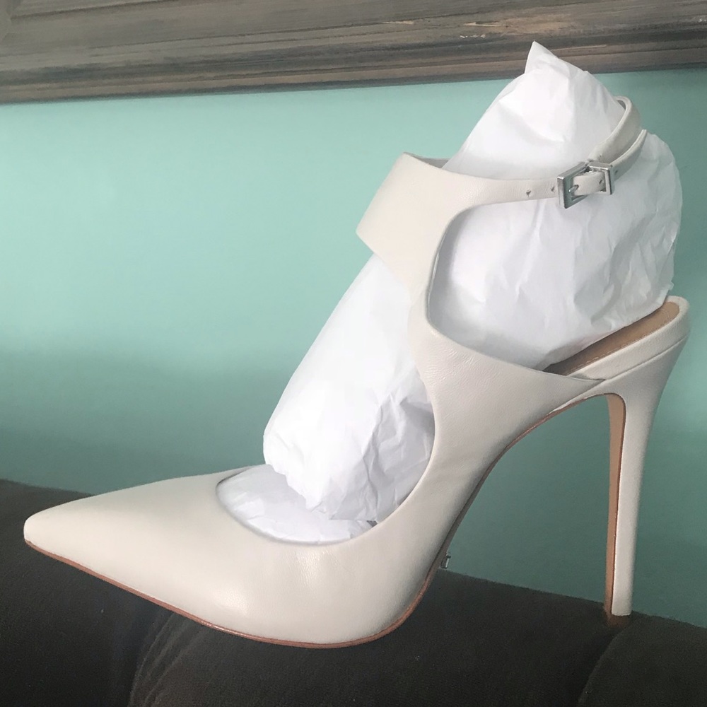 NIB Schutz White Leather Size 10 Pumps